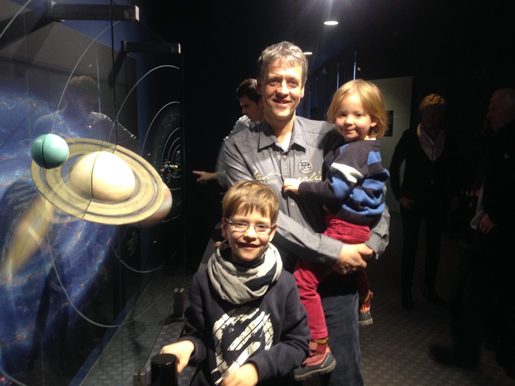 Familie Besl im Planetarium Augsburg