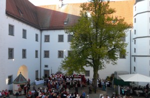 Schlosshof am Festwochenende