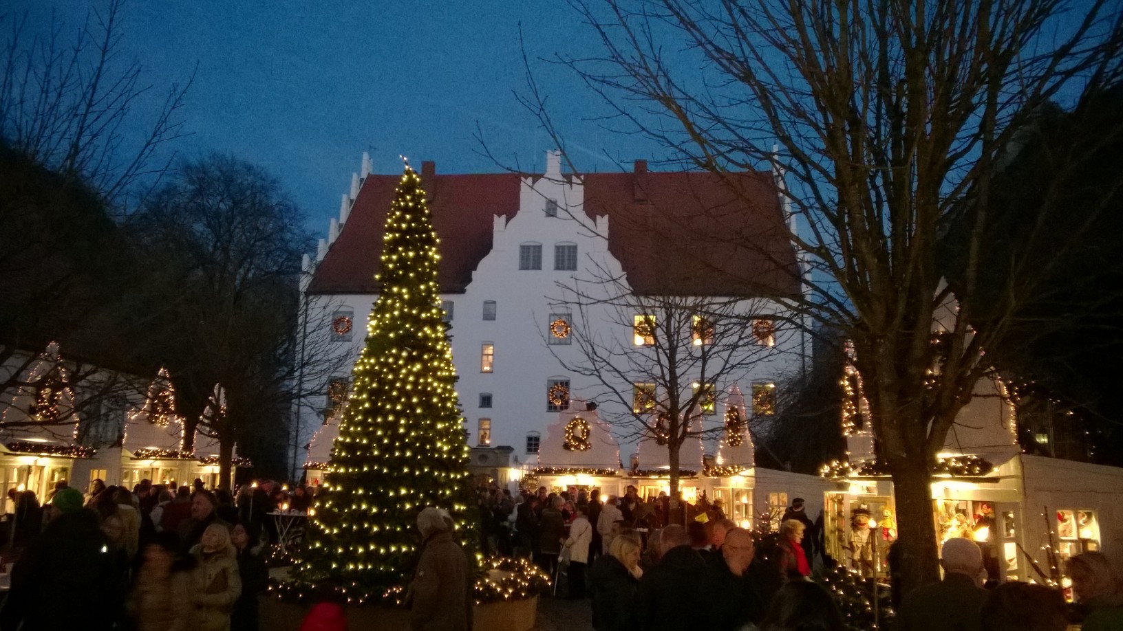 Weihnachtsmarkt Schloss Neuburg an der Kammel