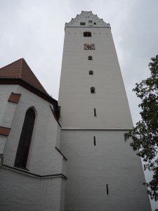 Hier soll's rauf gehen! Der Turm zu St. Veit in Leipheim.