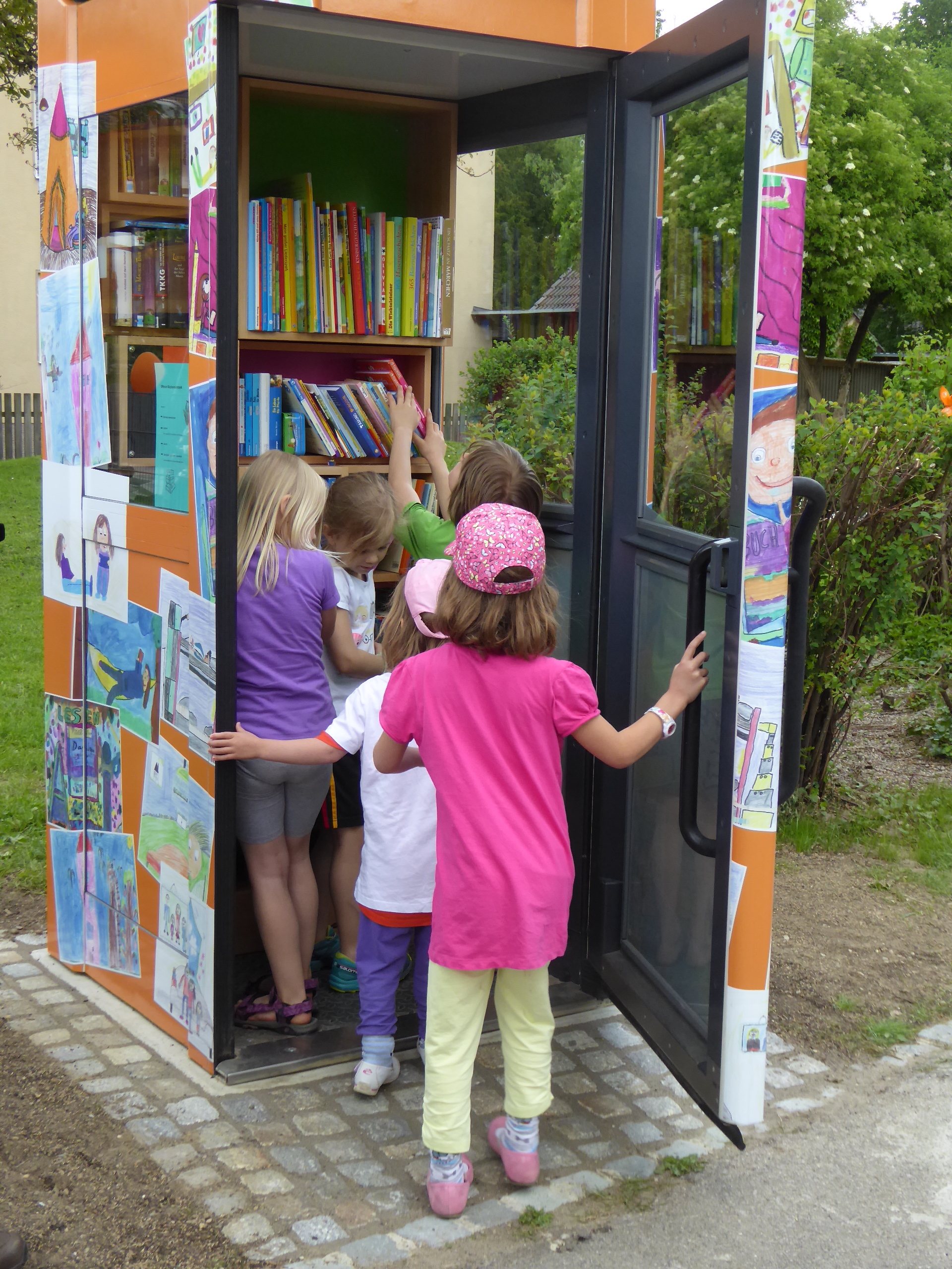 Bücherschrank Spielplatz Gersthofen