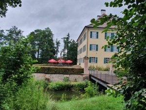Wasserschloss Unterwittelsbach Außenanlage