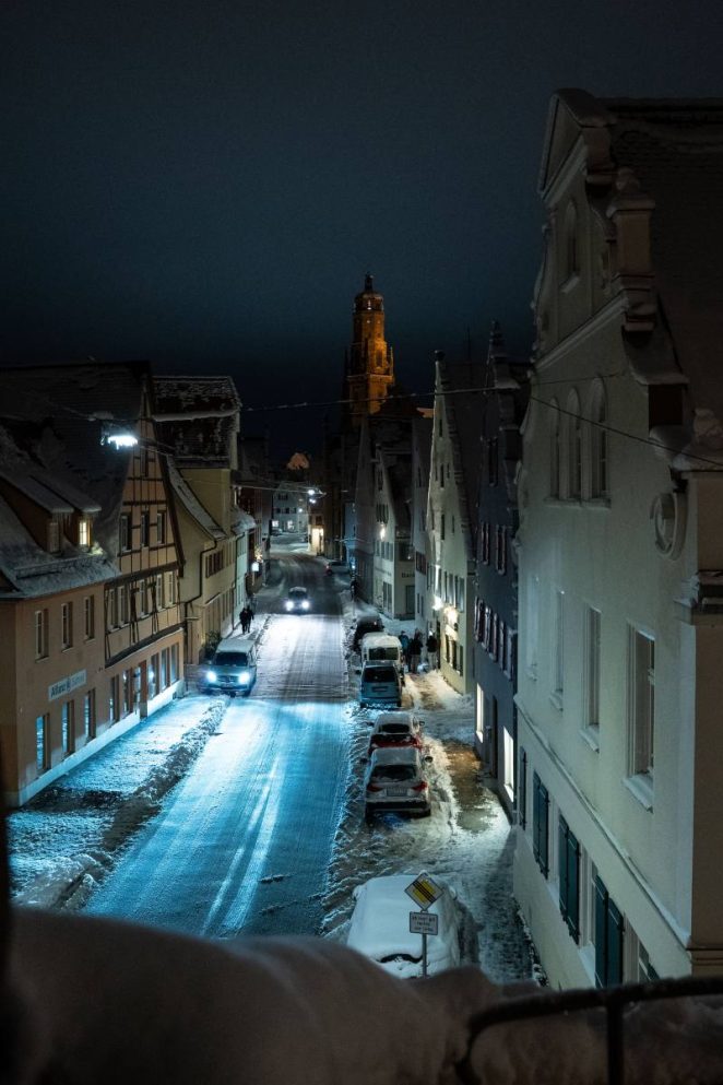 Winterzauber in Nördlingen bei Nacht